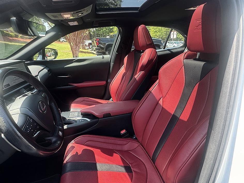 Used 2023 Ultra White Lexus UX 250h F SPORT Handling image 10
