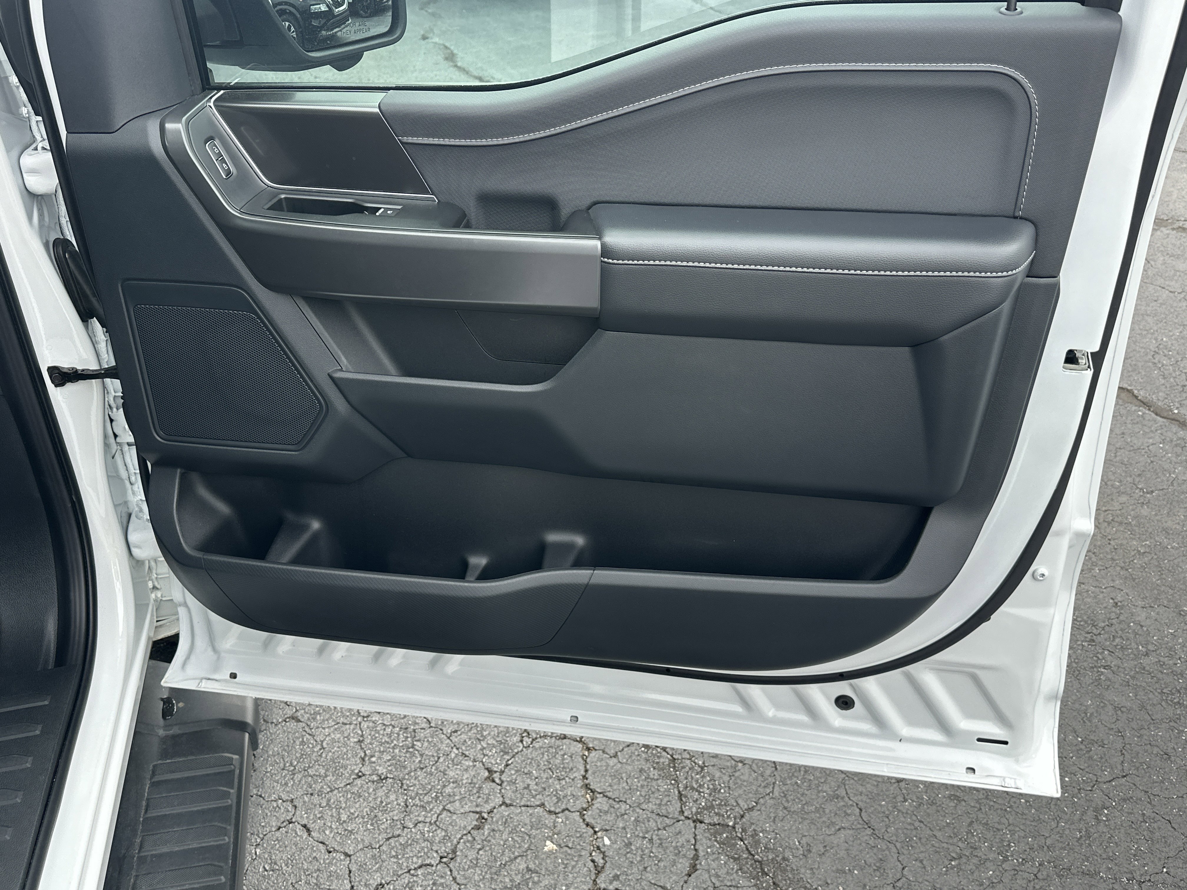 Used 2024 OXFORD WHITE Ford XLT image 15