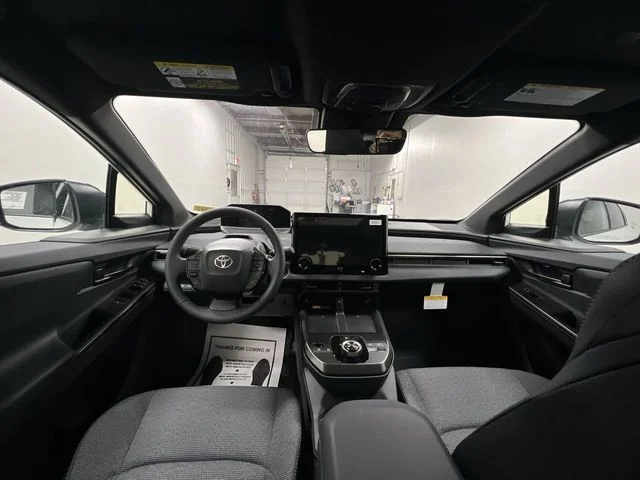New 2026 Wind Chill Pearl <sup>1</sup> Toyota  XLE image 22