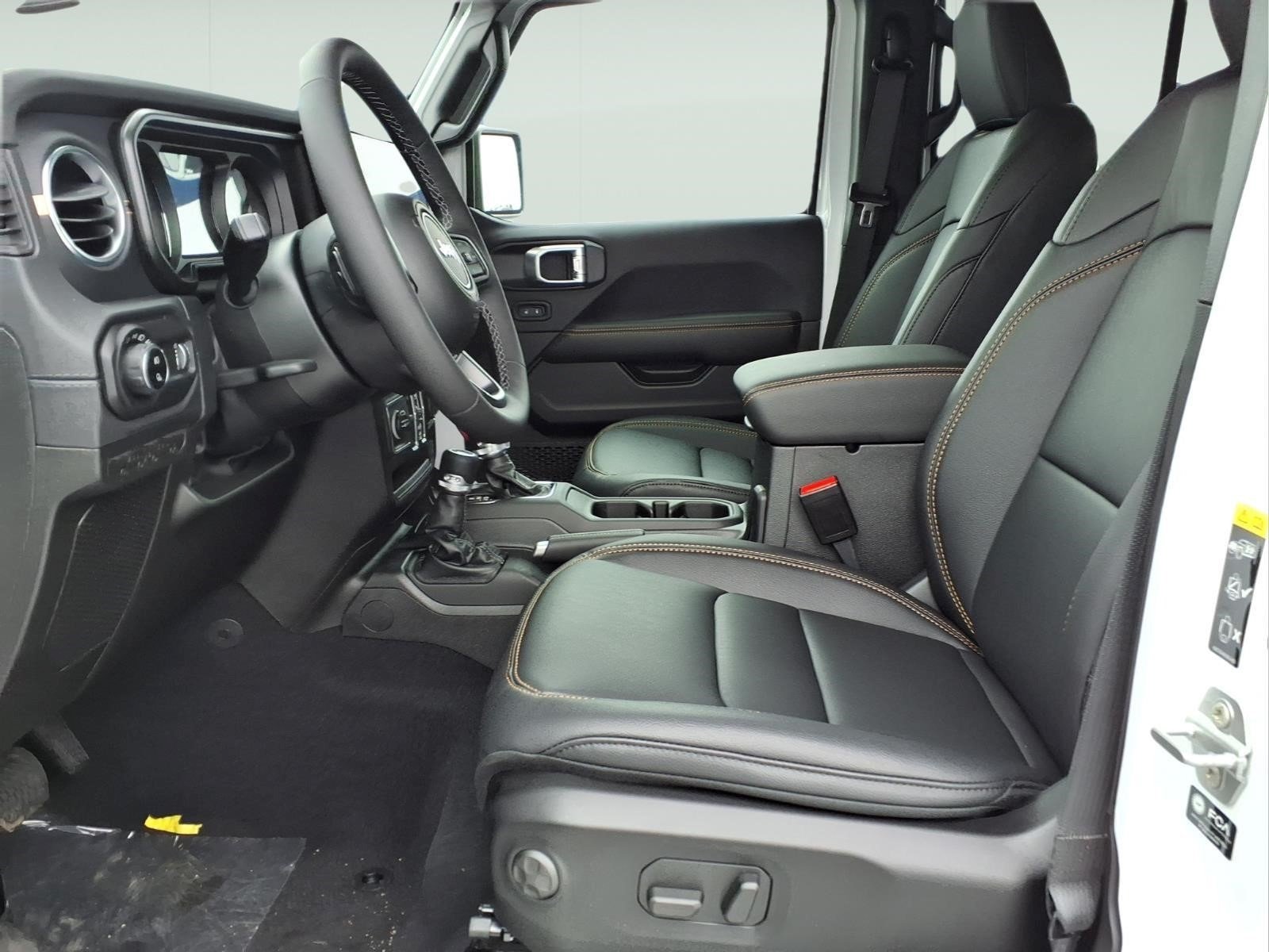 New 2026 Bright White Clear-Coat Exterior Paint Jeep Texas Trail image 10