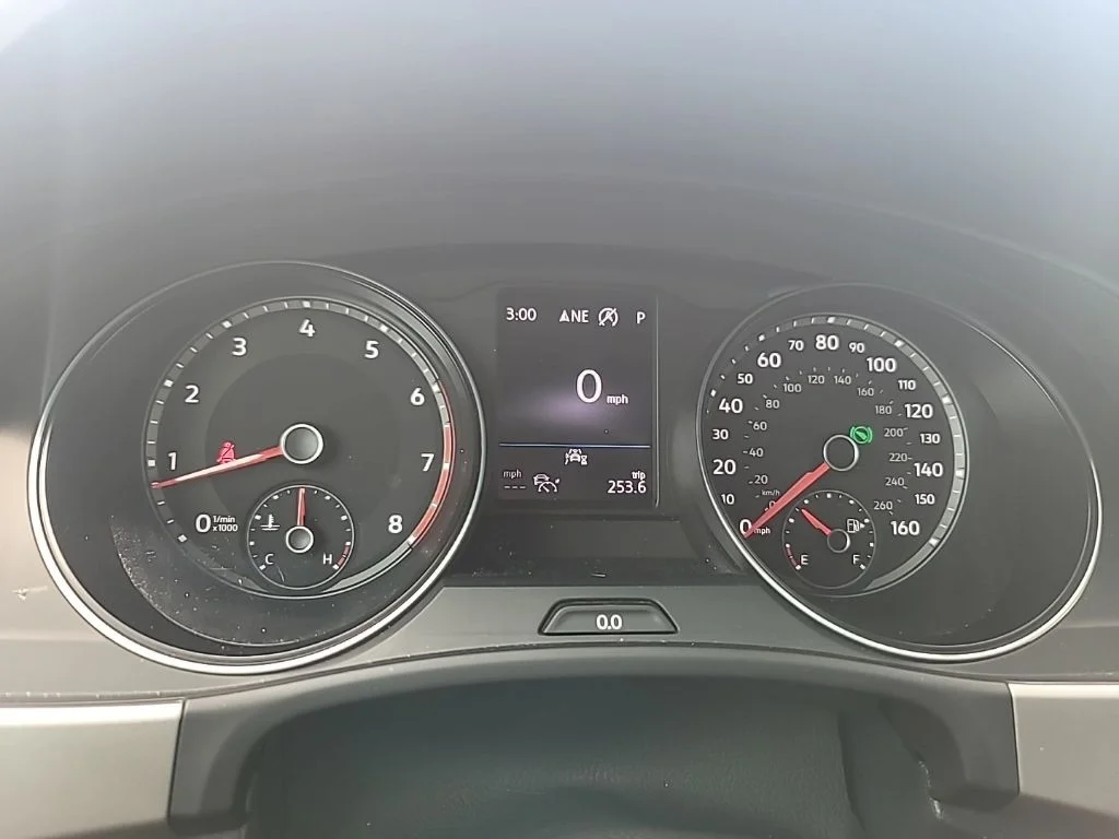 Used 2020 Gray Volkswagen 3.6L V6 SE w/Technology image 21
