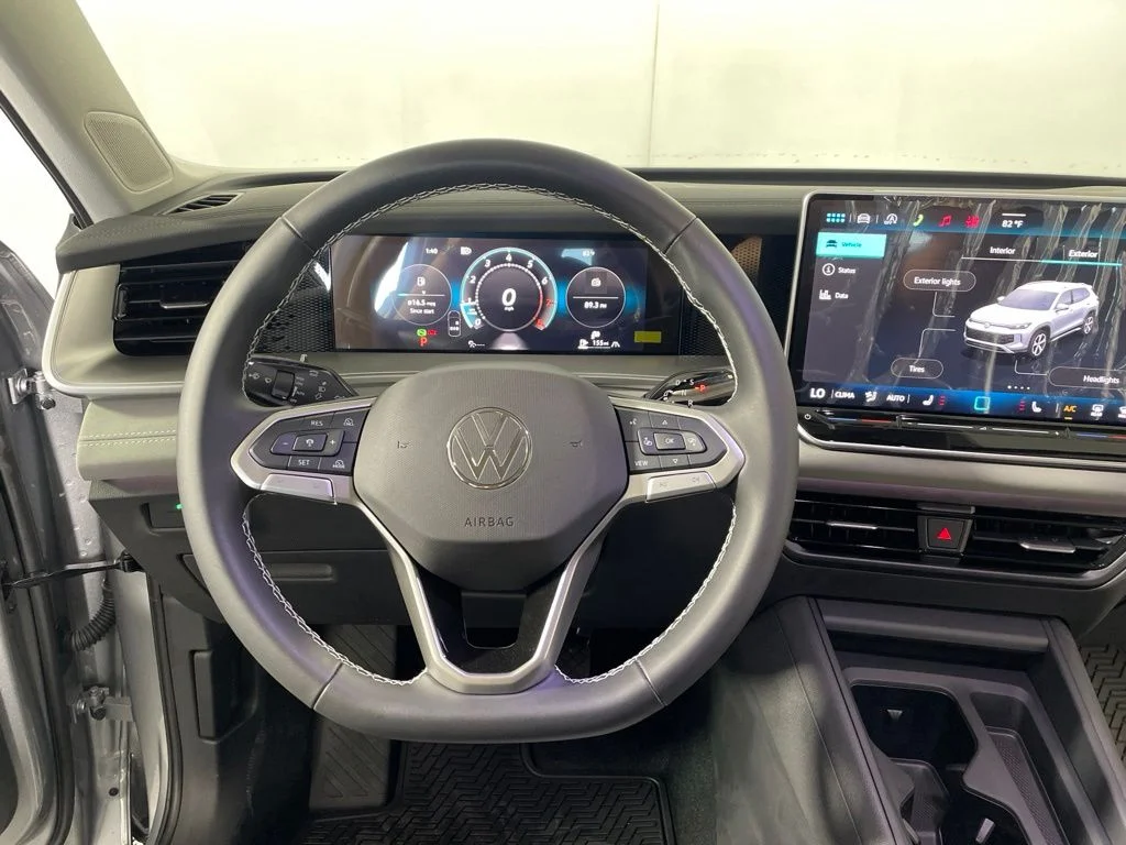 2026 Volkswagen Tiguan SE - Photo 12