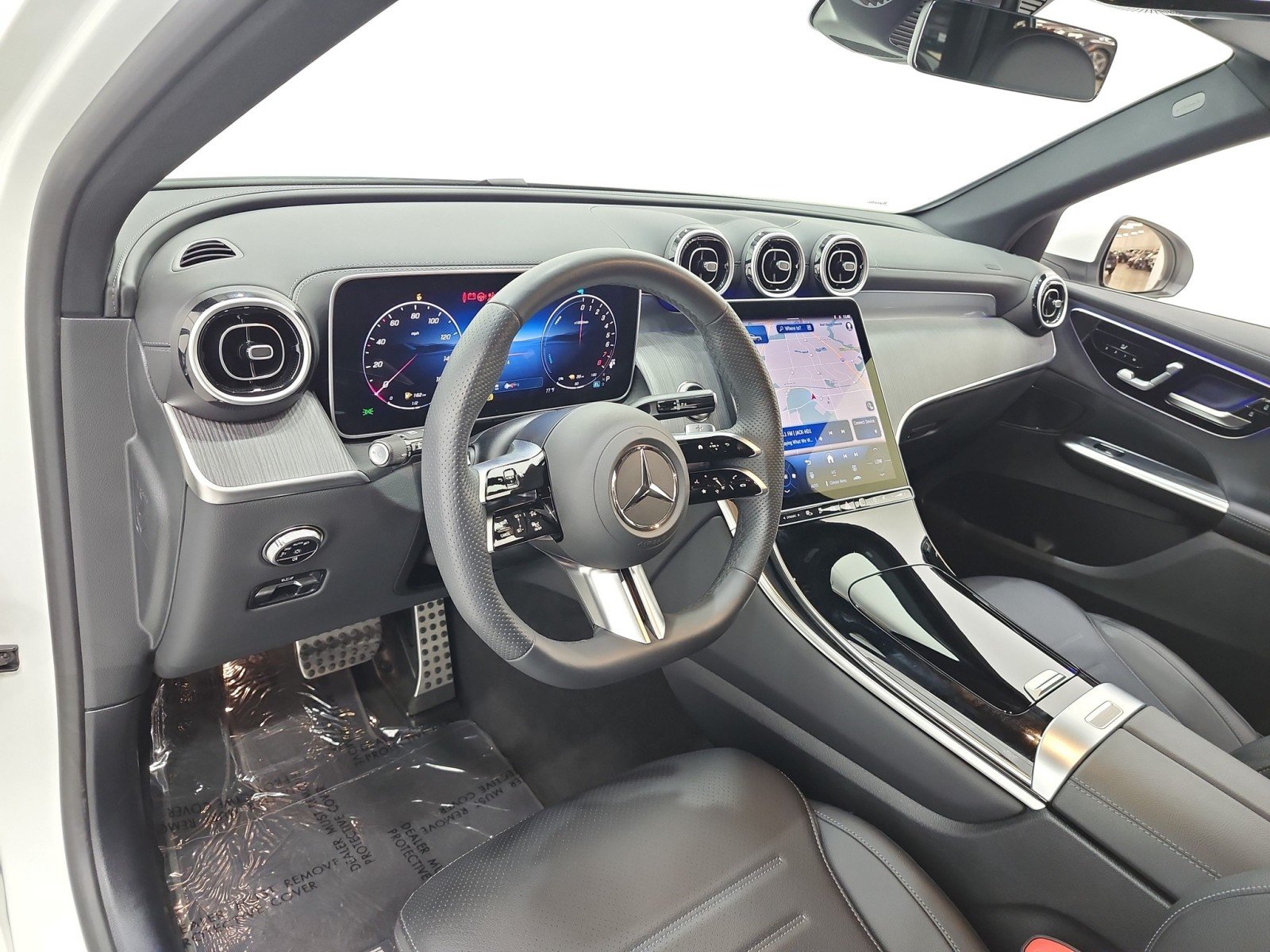 Used 2025 Polar White Mercedes-Benz GLC 350e 4MATIC® SUV image 9