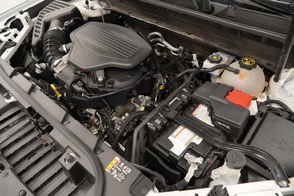 Used 2023 White Frost Tricoat GMC Denali image 47