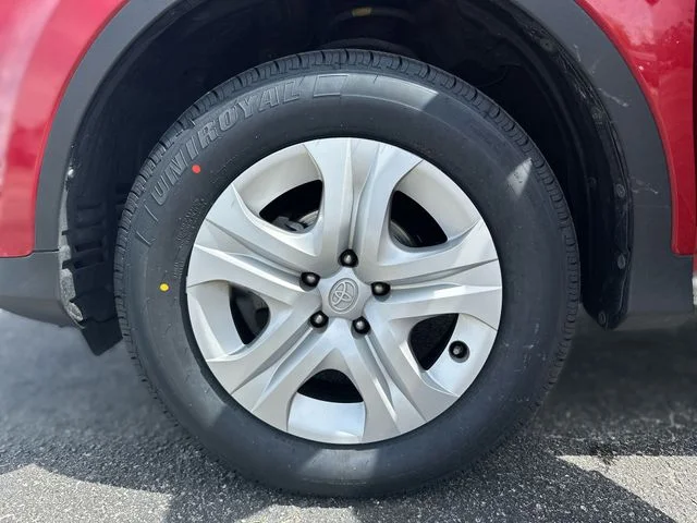 Used 2015 Red Toyota LE image 11