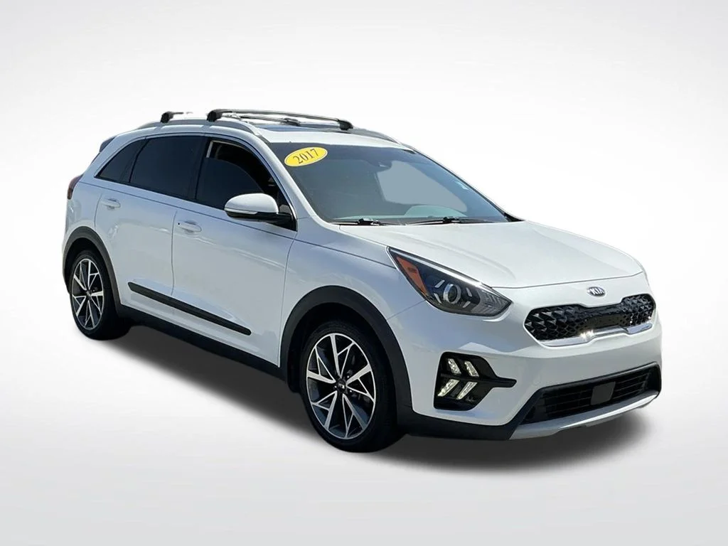 Used 2020 White Kia Touring image 14