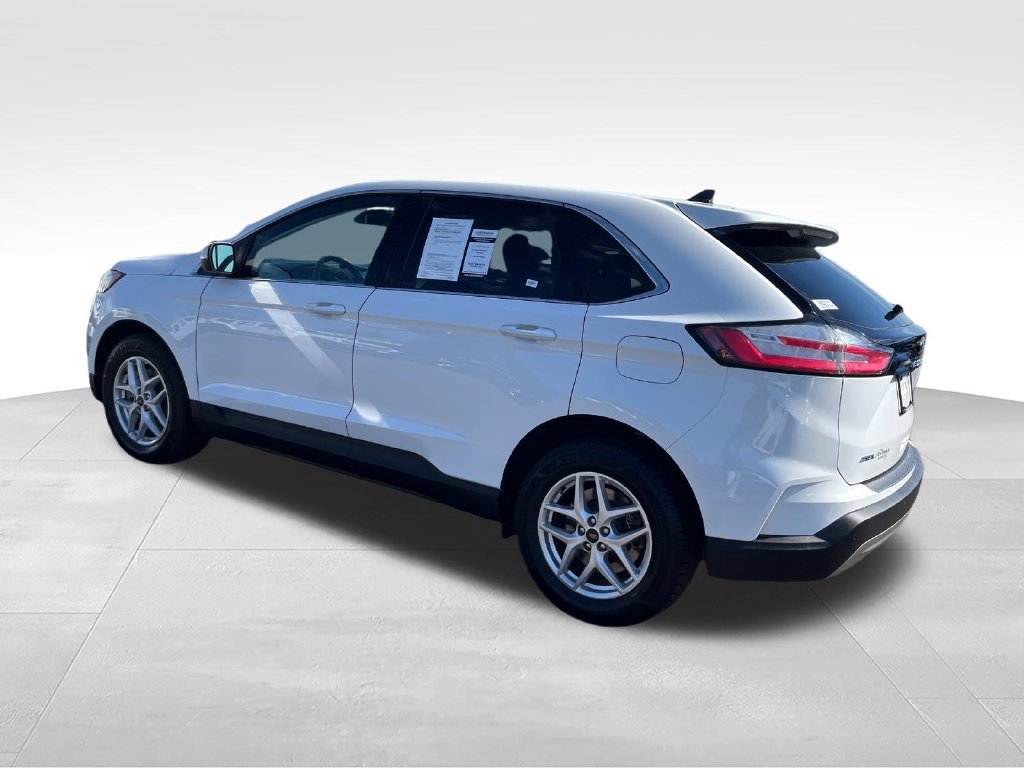 Used 2024 White Ford SEL image 3