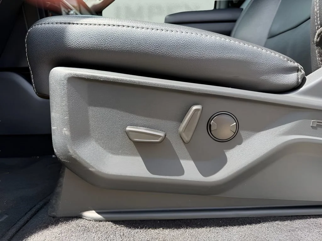 Used 2024 Gray Ford XLT image 13