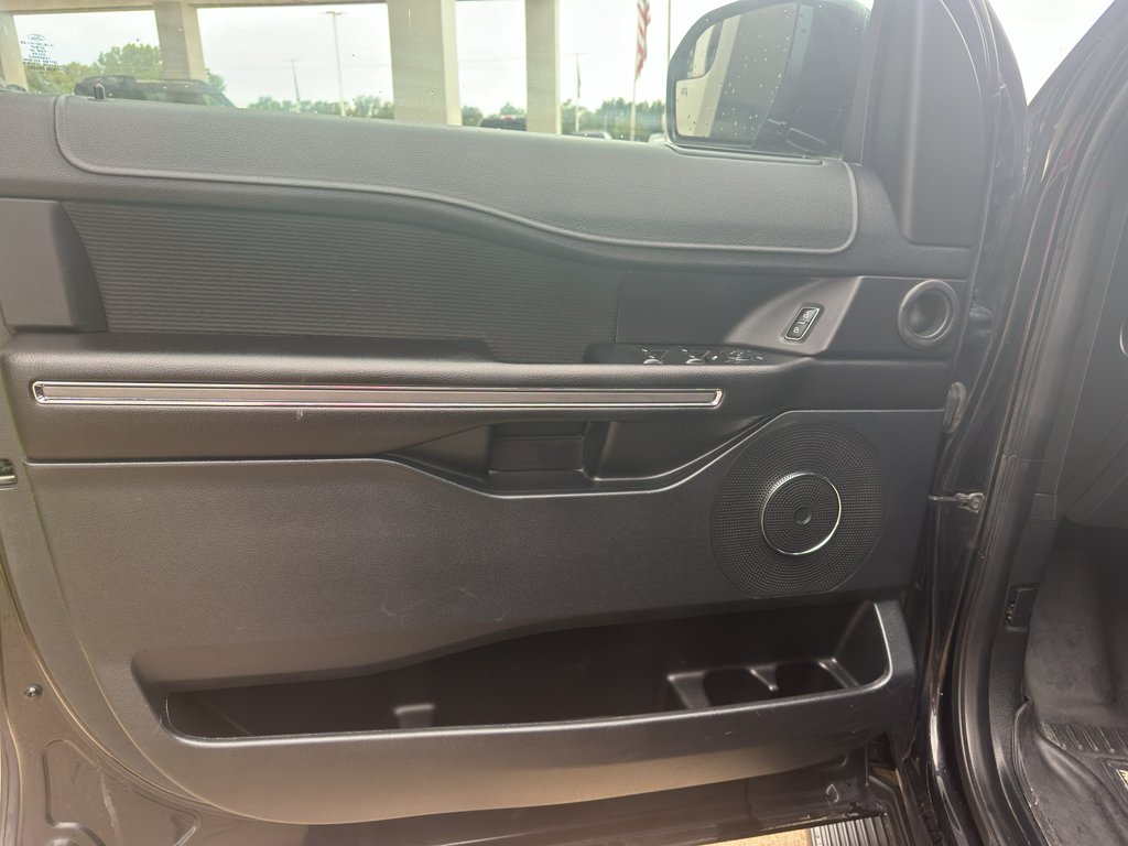 Used 2018 Shadow Black Ford XLT image 16
