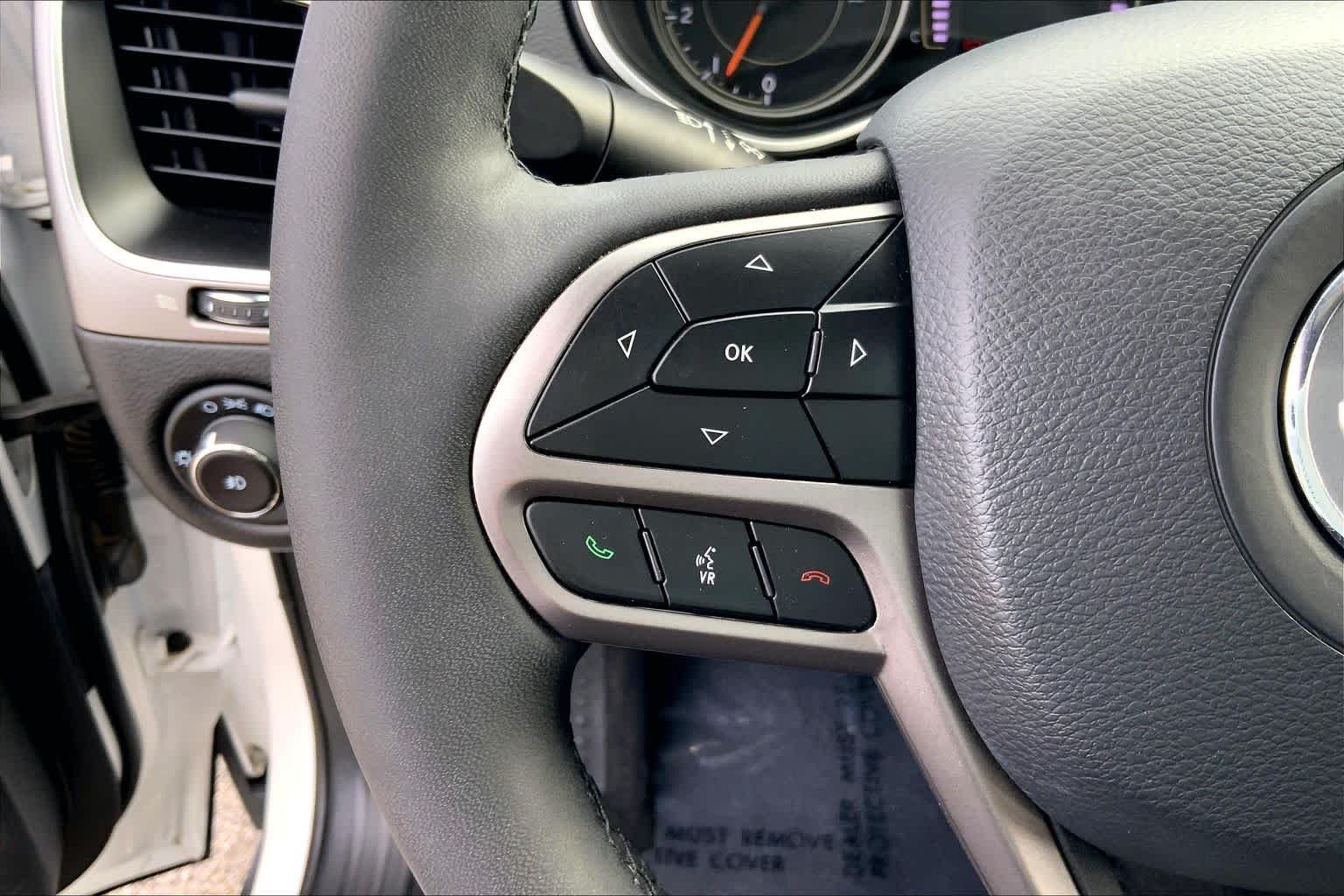 Used 2021 Bright White Clearcoat Jeep Latitude Plus image 20
