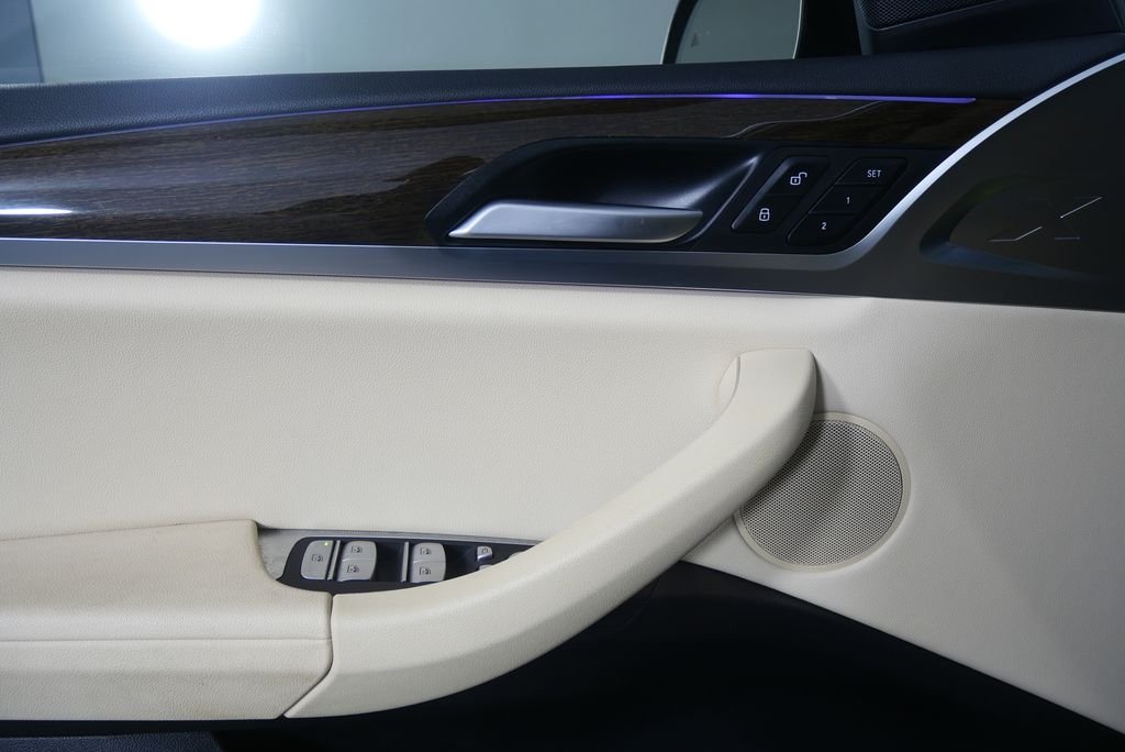 Certified Used 2024 Skyscraper Grey Metallic BMW sDrive30i image 8