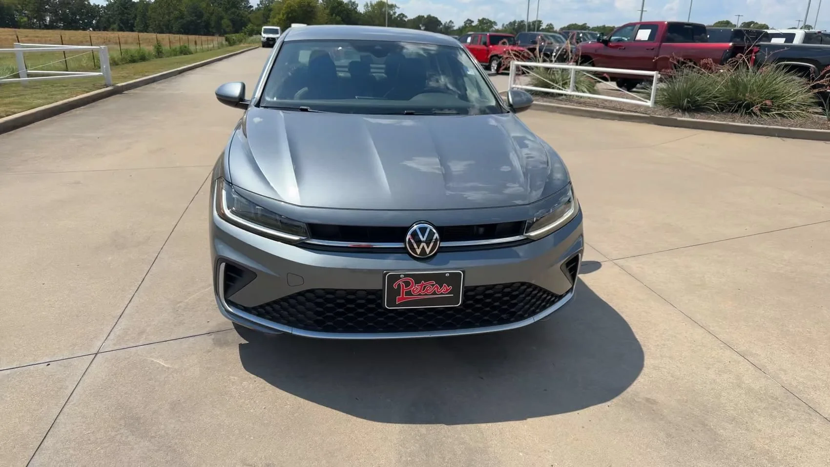 Used 2025 Gray Volkswagen SE image 4