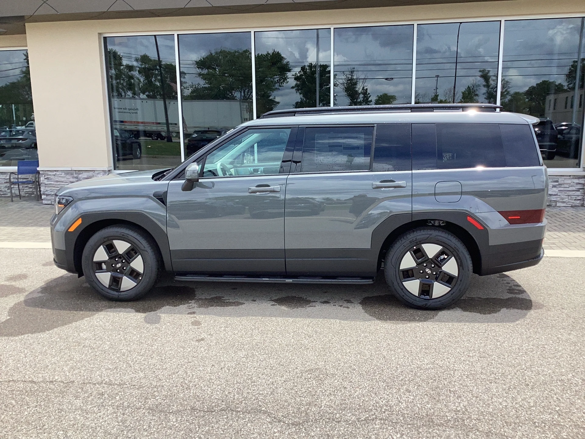 New 2026 Hampton Gray Hyundai SEL image 2