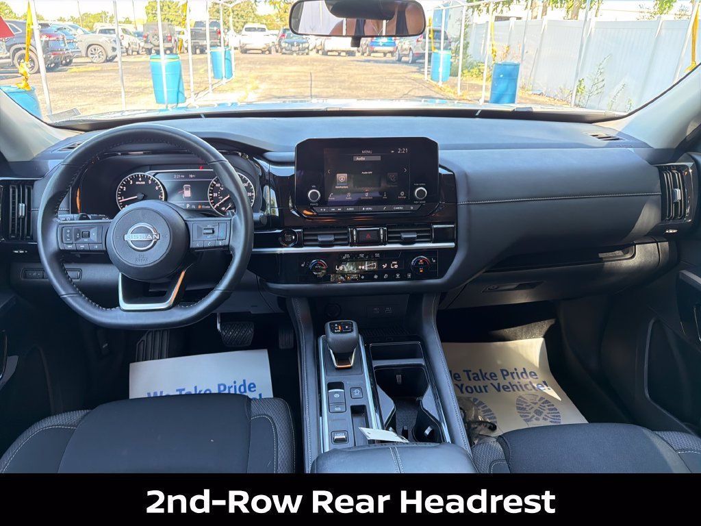 Used 2025 White Nissan SV image 15