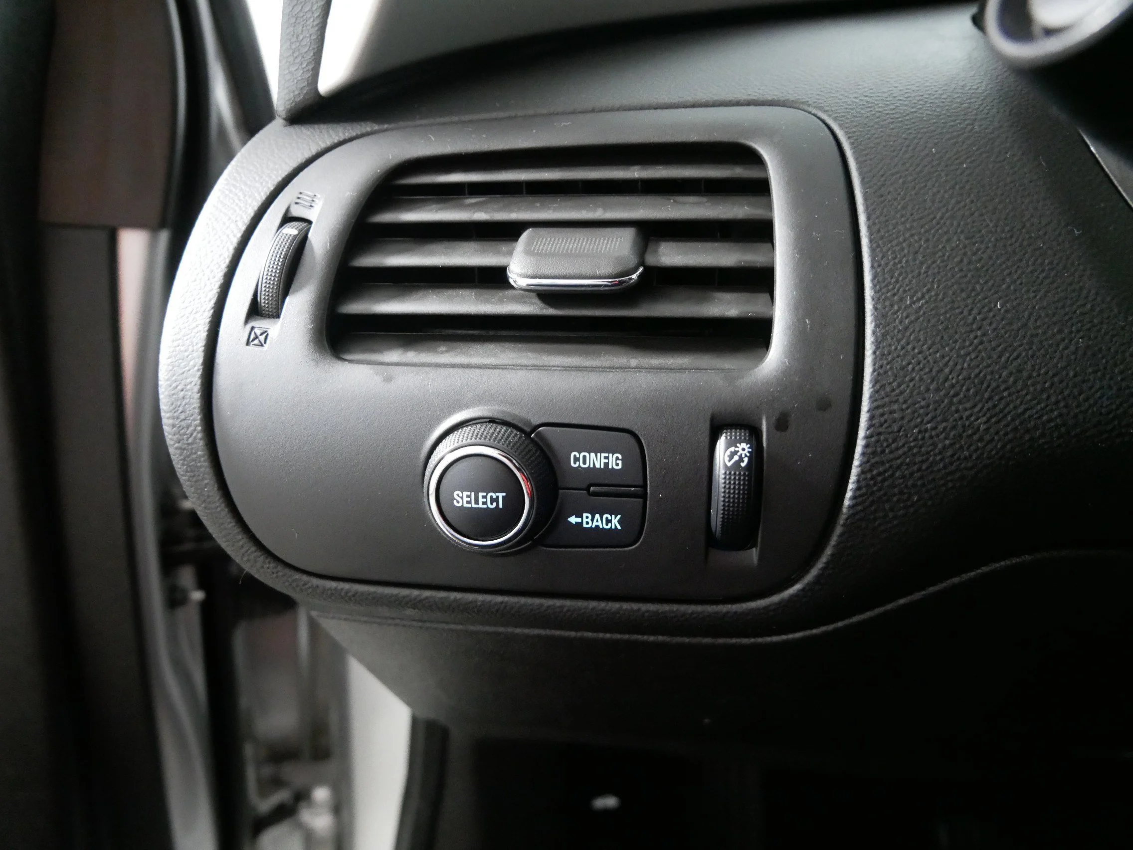 Used 2015 Silver Ice Metallic Chevrolet  image 26