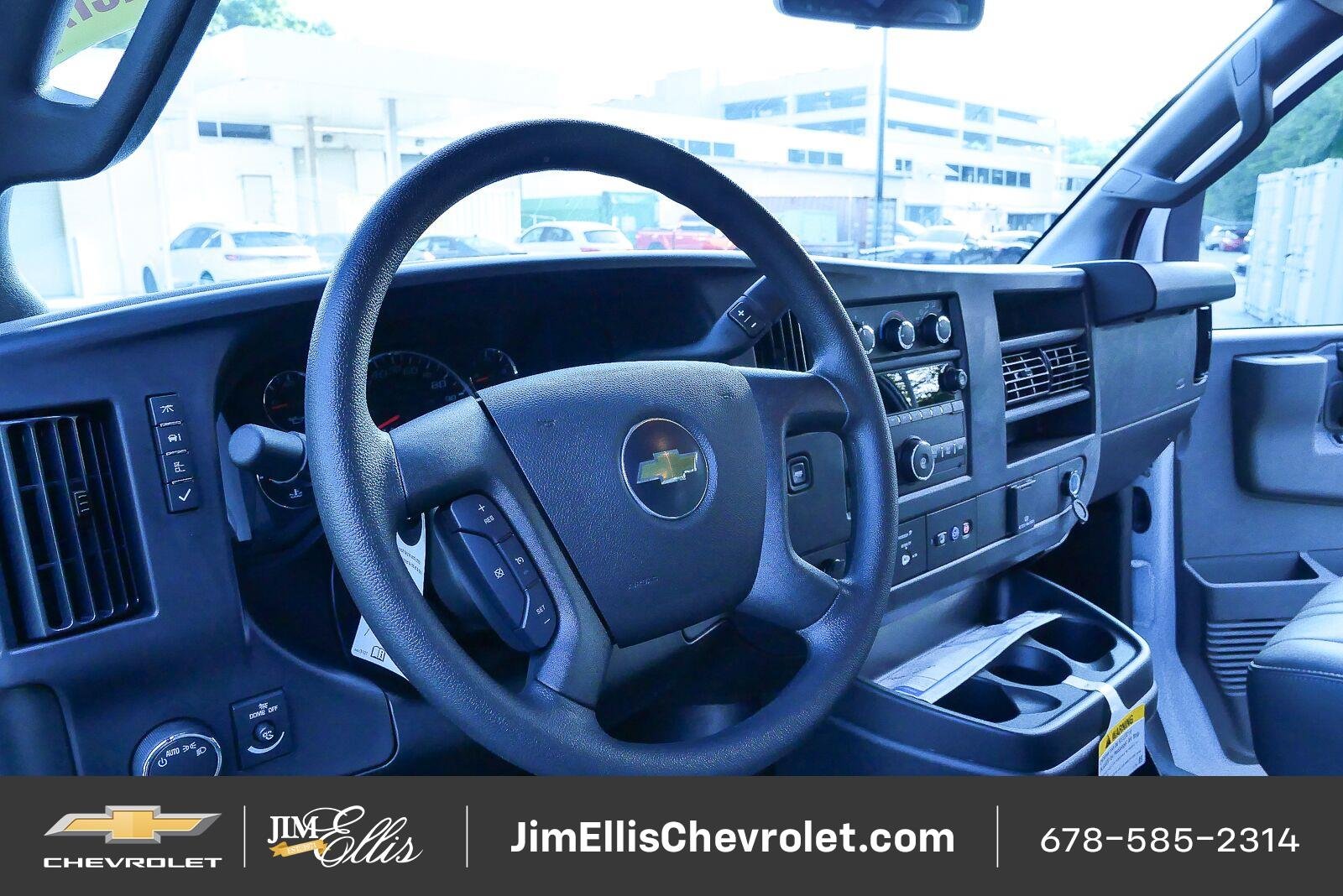 2025 Chevrolet Express Cargo Work Van - Photo 4