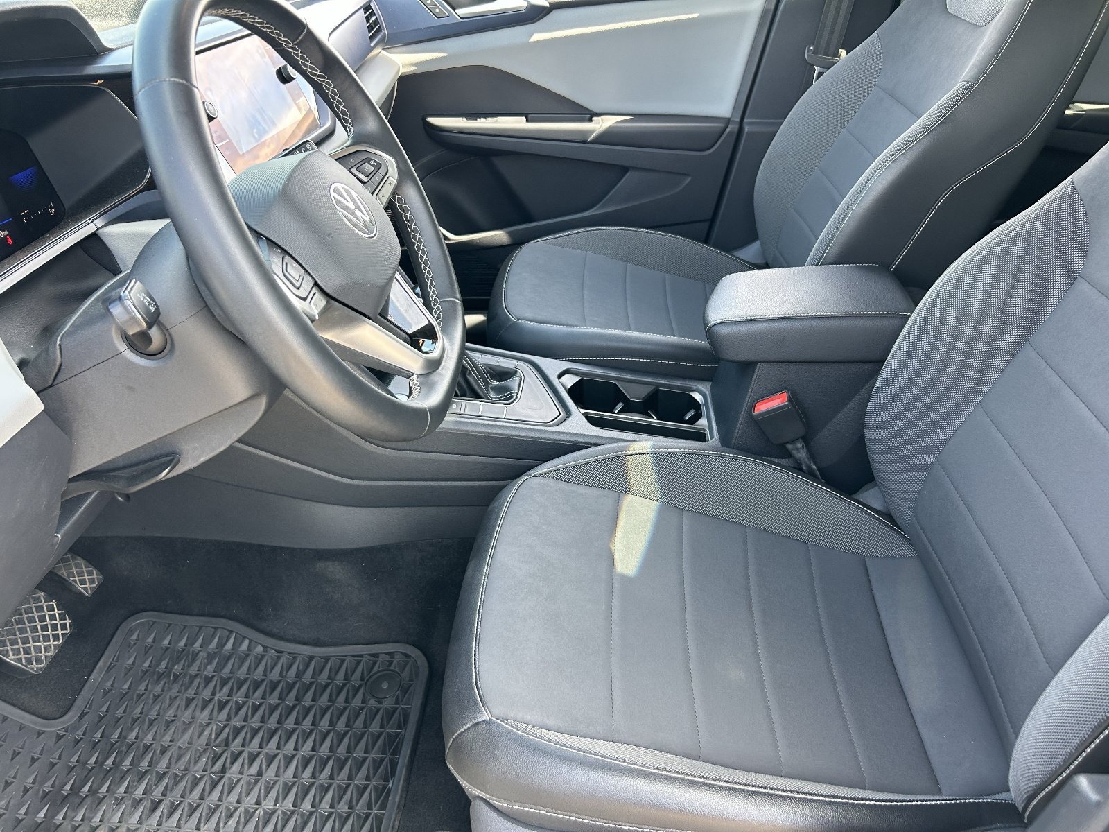 Used 2022 Gray Volkswagen 1.5T SE image 18