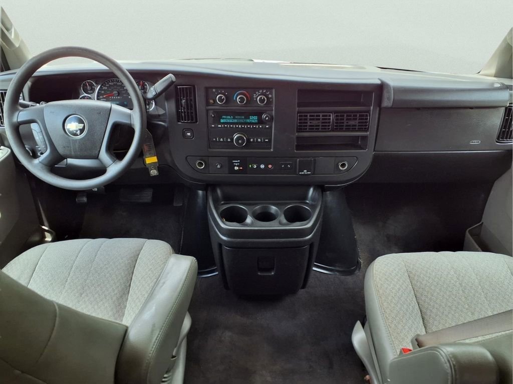 Used 2019 SUMMIT WHITE Chevrolet LT image 11
