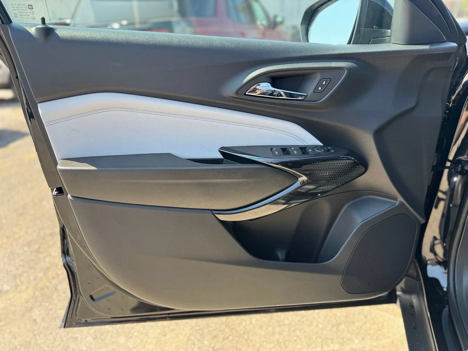 2026 Chevrolet Trax LT - Photo 11