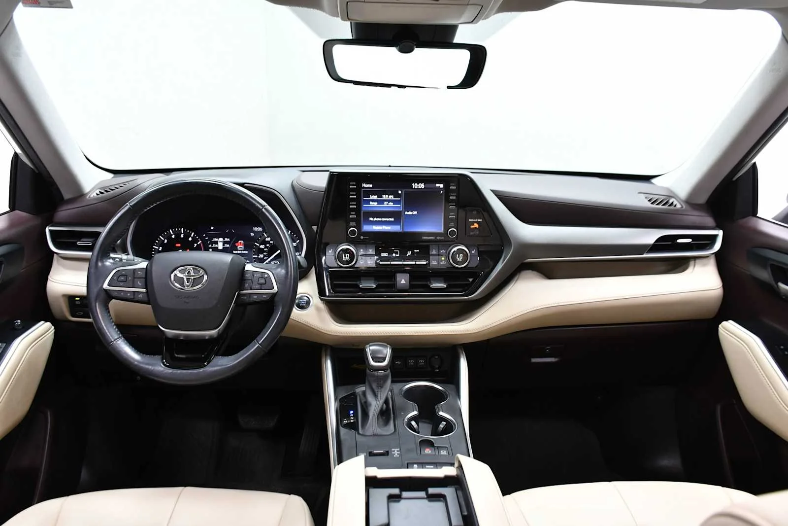 Used 2021 Blizzard Pearl Toyota XLE image 18