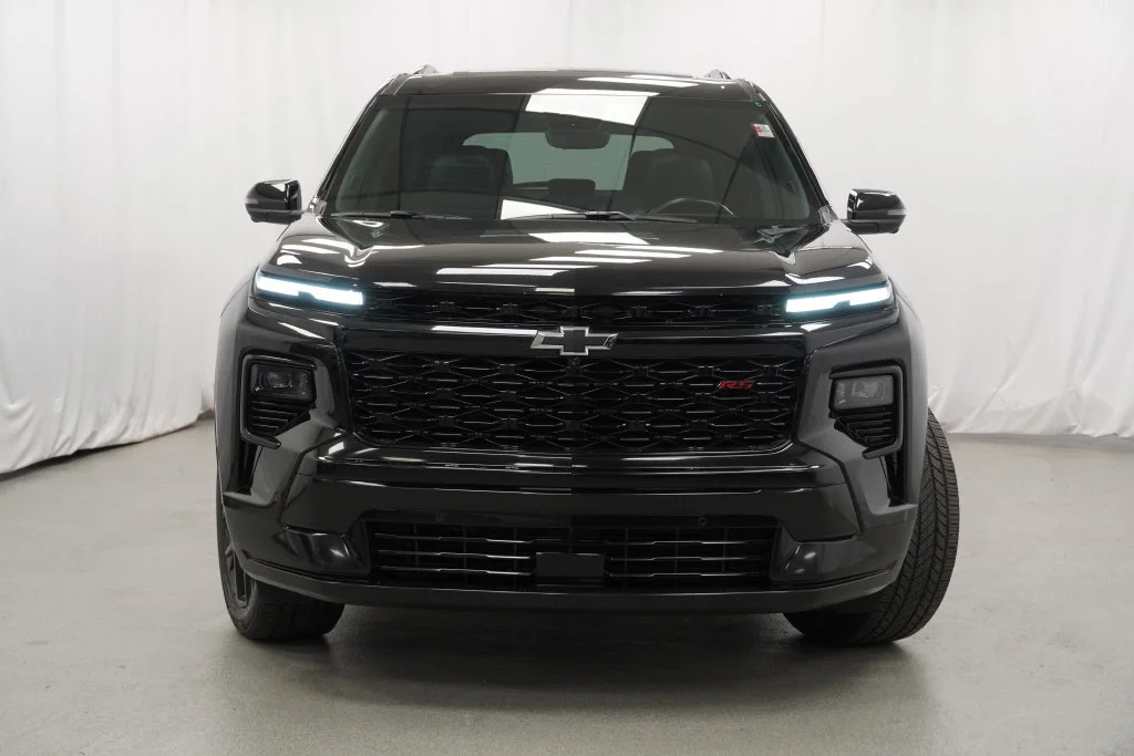 Used 2024 Mosaic Black Metallic Chevrolet RS image 39