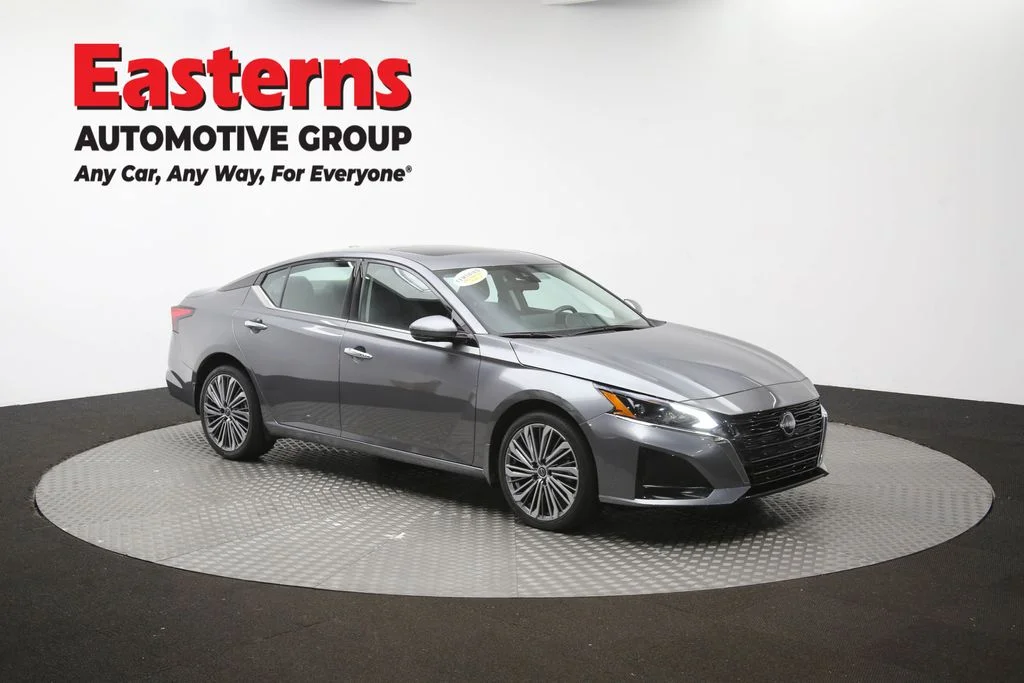 Used 2023 Gray Nissan 2.5 SL image 41