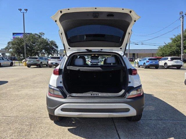 Used 2023 Lunar White Hyundai SEL image 26