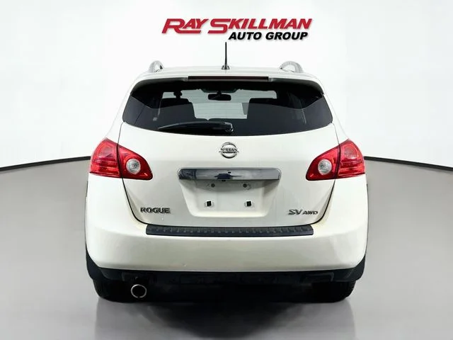 Used 2013 White Nissan SV image 6