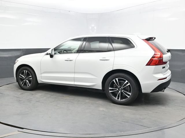 Used 2021 White Volvo T6 Momentum image 4
