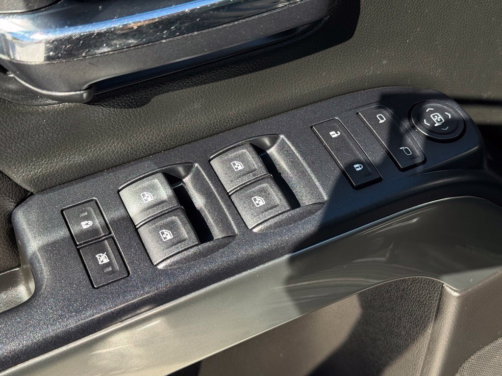 Used 2018 Gray Chevrolet LT image 30