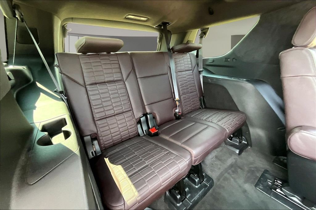 Used 2024 White Cadillac V-Series image 30