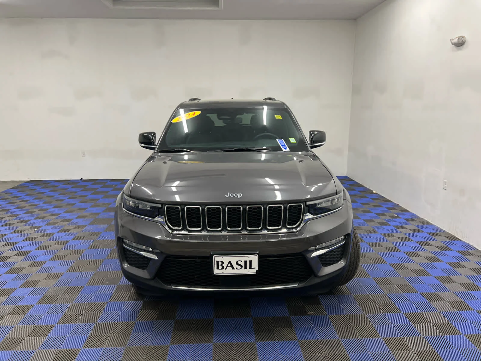 Used 2024 Baltic Gray Metallic Clearcoat Jeep  image 10