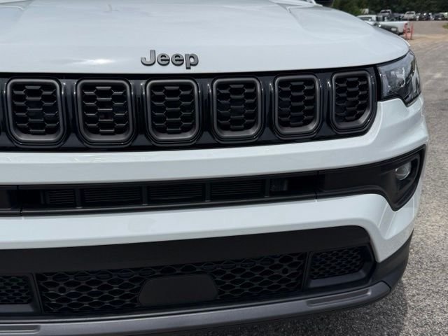 New 2026 Bright White Clearcoat Jeep Latitude image 5