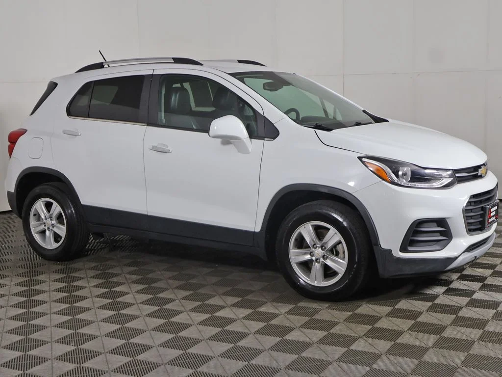 Used 2020 White Chevrolet LT image 11
