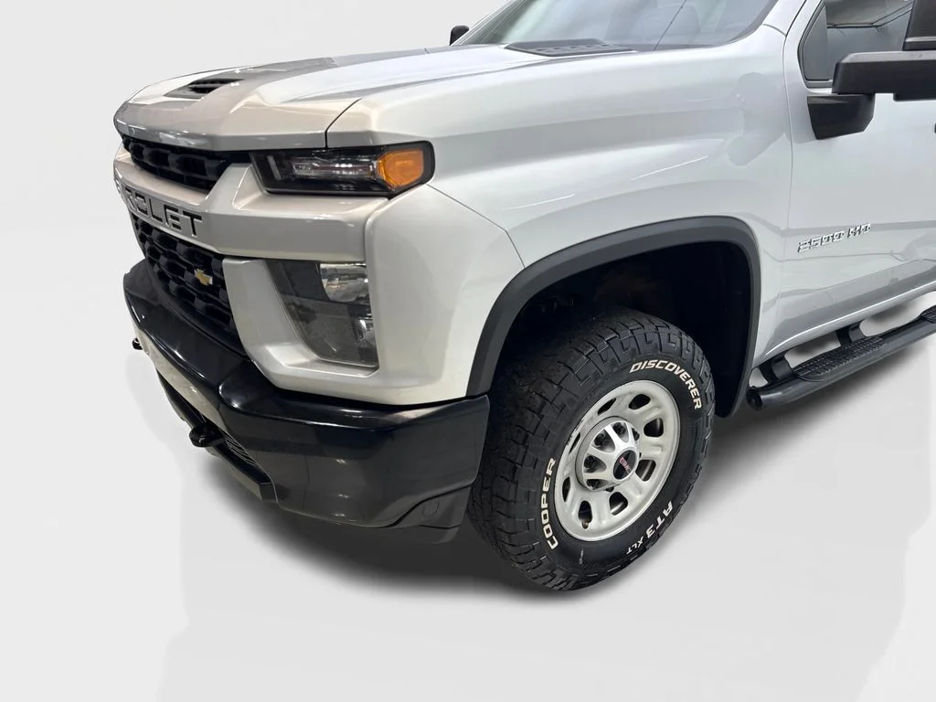 Used 2022 Silver Chevrolet Custom image 18