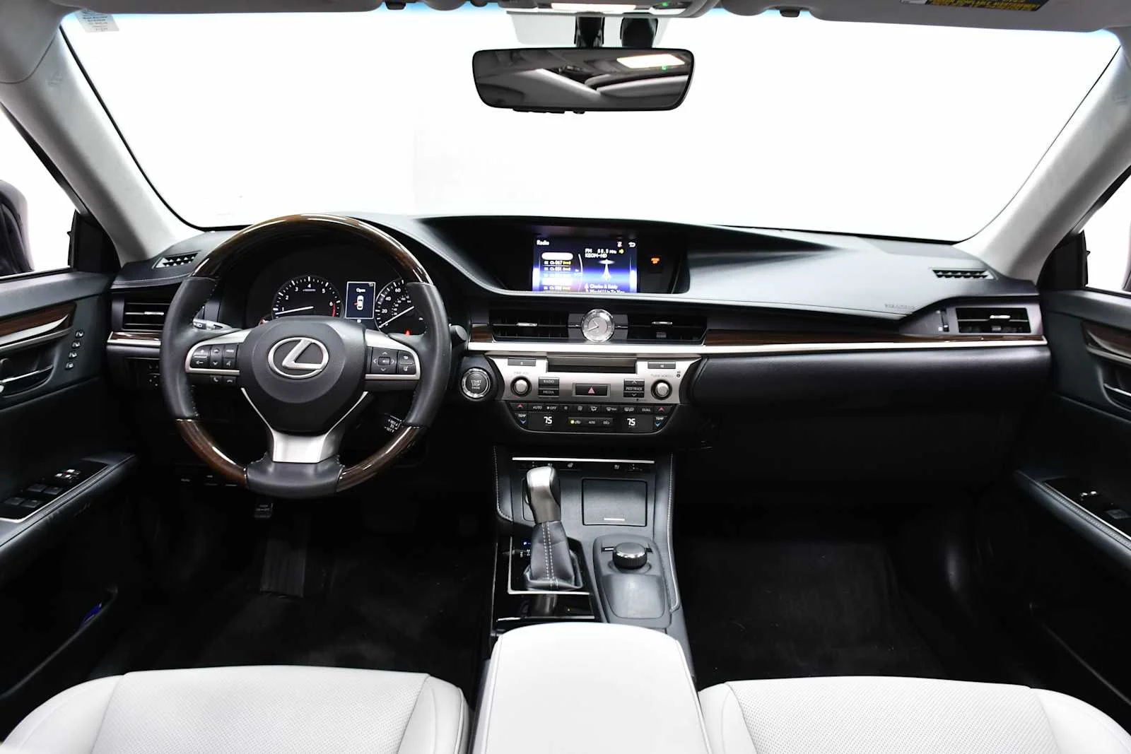 Used 2016 Obsidian Lexus  image 19