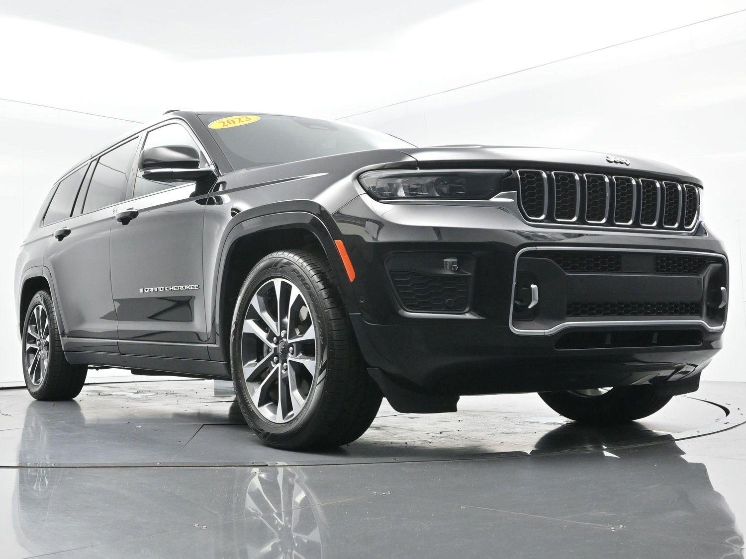 Used 2023 Diamond Black Crystal Pearlcoat Jeep Overland image 53