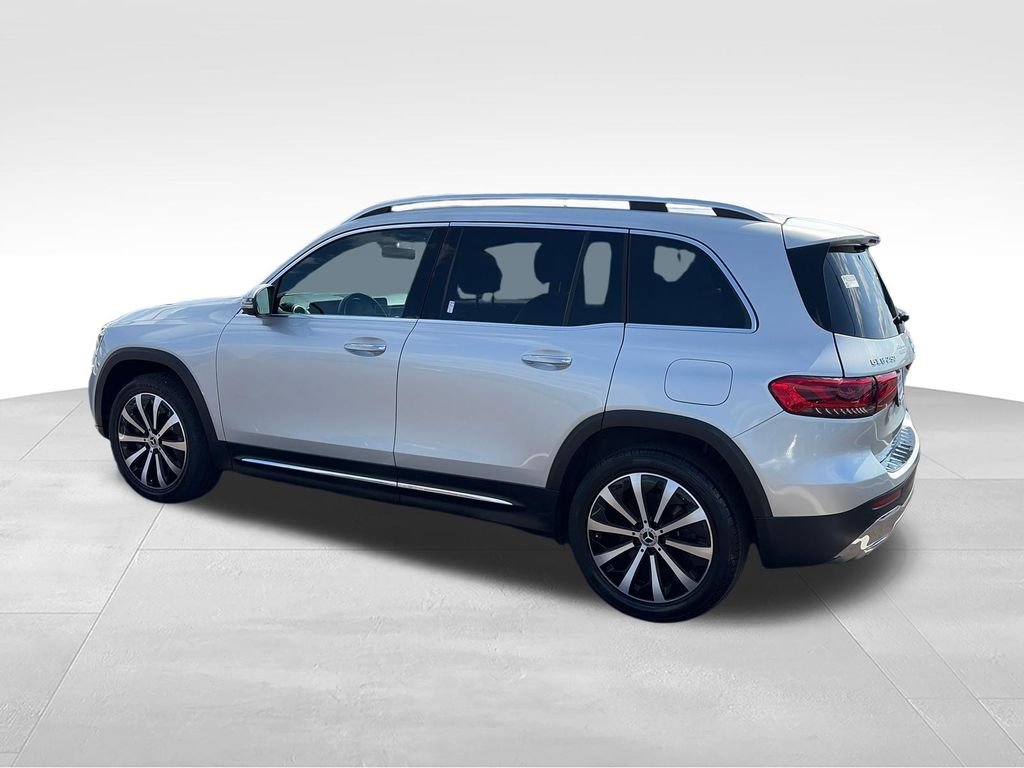Used 2023 Silver Mercedes-Benz GLB 250 image 3