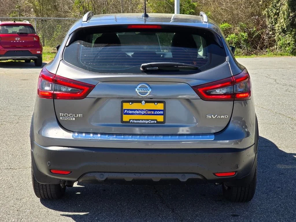 Used 2022 Gray Nissan SV image 25