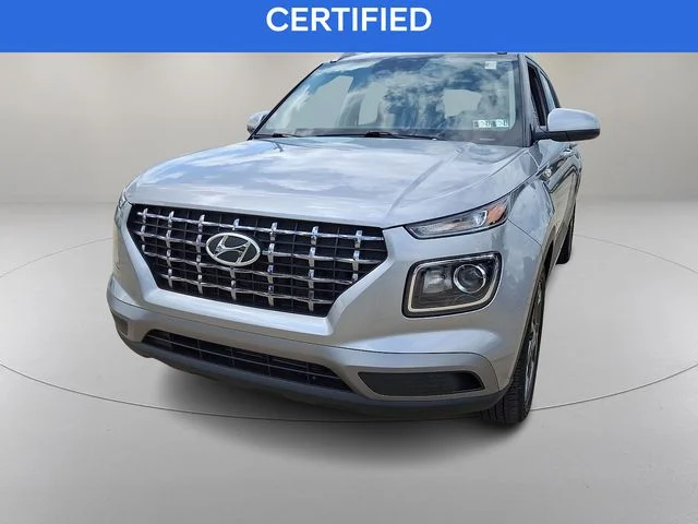 Used 2023 Silver Hyundai SEL image 4
