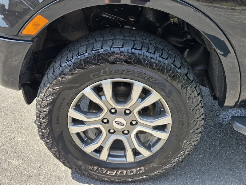 Used 2019 Shadow Black FORD LARIAT 4WD SUPERCREW 5