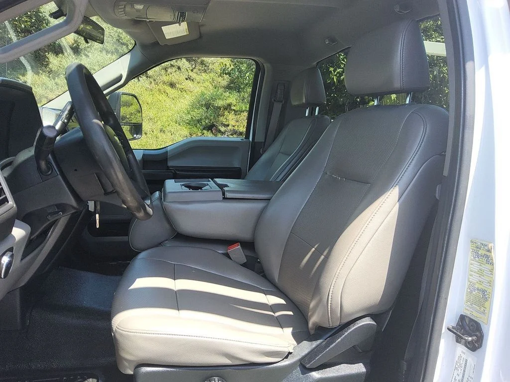 Used 2019 White Ford XL image 7