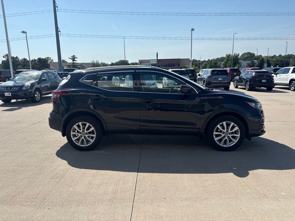 Used 2020 Magnetic Black Pearl Nissan SV image 4