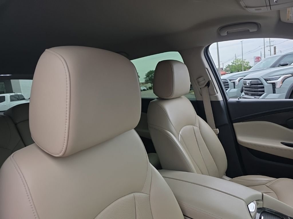 Used 2020 Red Buick Essence image 11