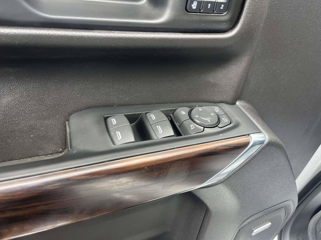 Used 2022 Silver GMC SLT image 13
