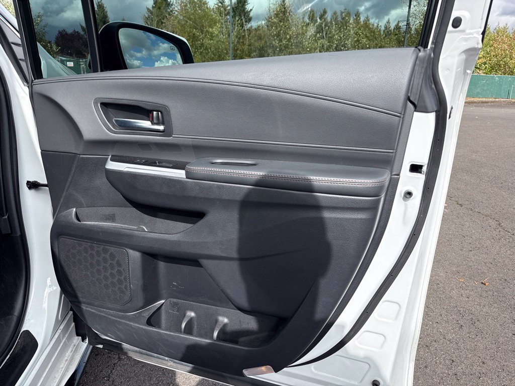Used 2025 Wind Chill Pearl Toyota Platinum image 27