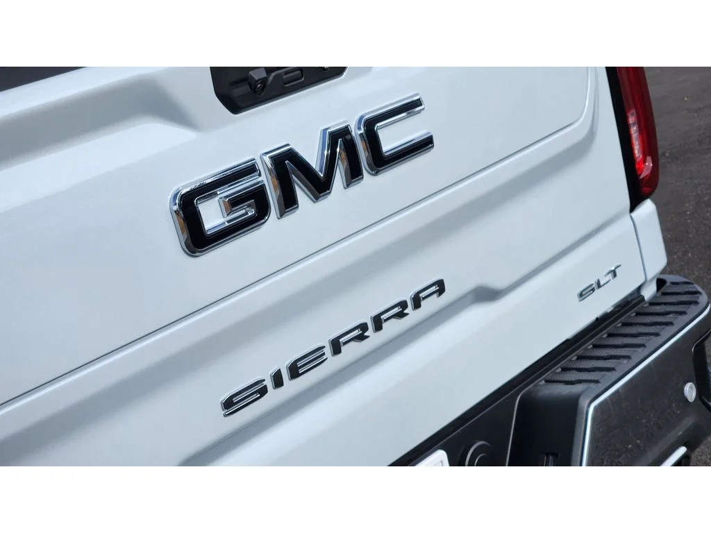 2026 GMC Sierra 1500 SLT - Photo 9
