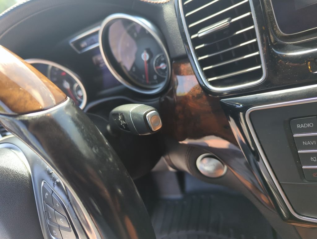 Used 2016  Mercedes-Benz GLE 400 image 23