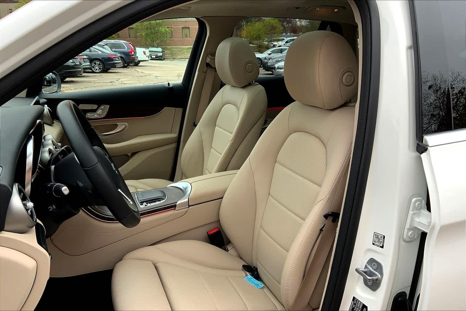 Used 2020 Polar White Mercedes-Benz GLC 300 image 9