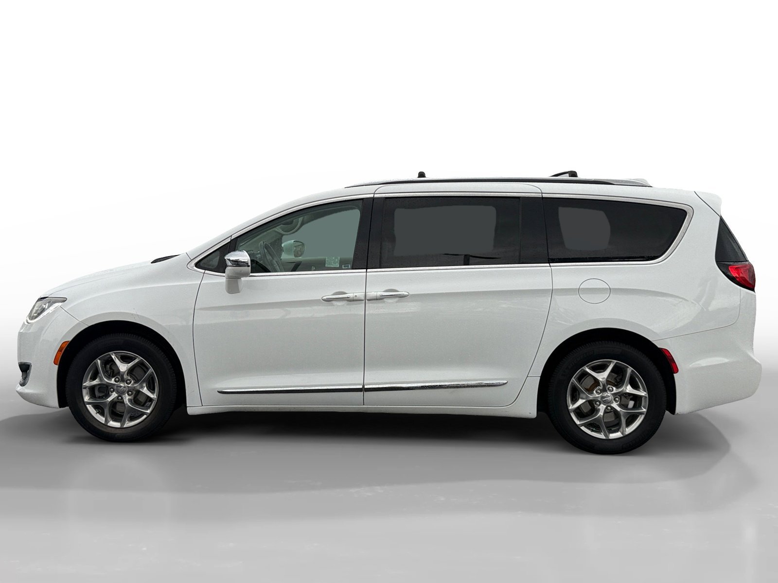 Used 2018 Chrysler Pacifica Limited with VIN 2C4RC1GG0JR245962 for sale in Salinas, CA